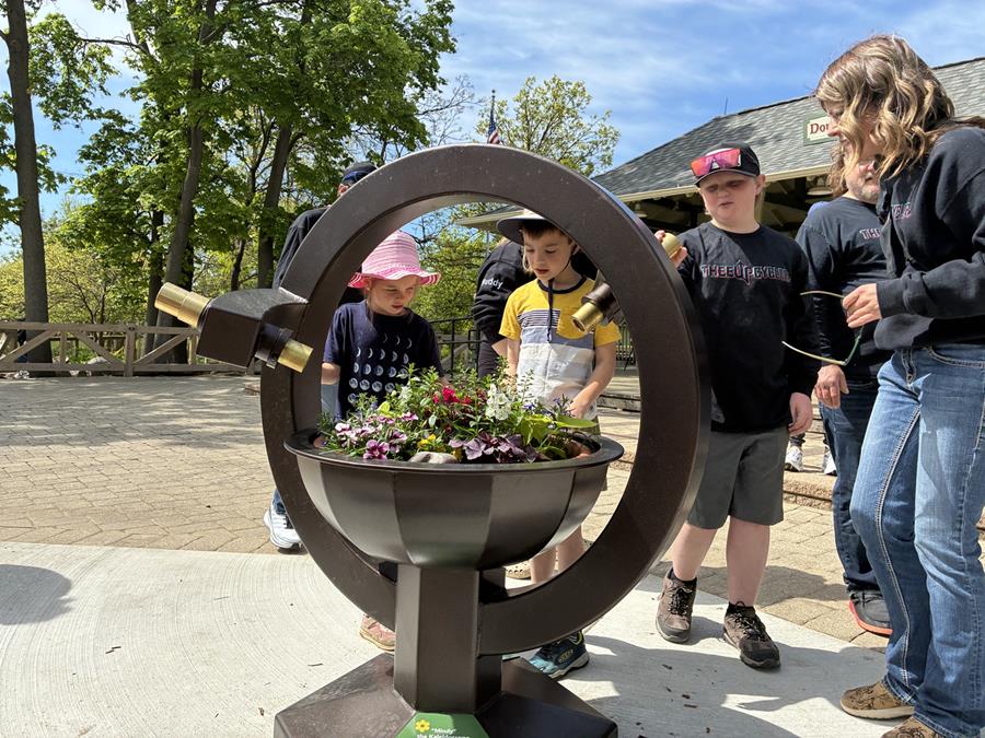 Kaleidoscope with flowers at the Cosley Zoo